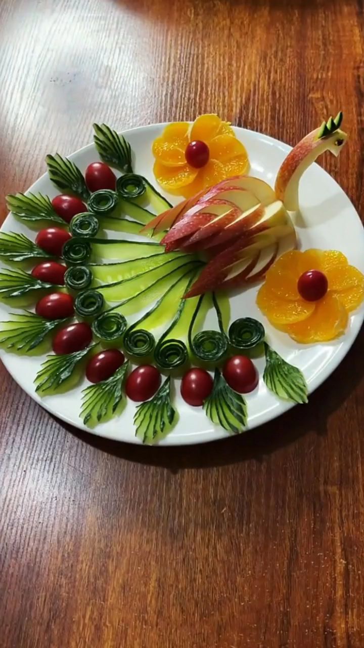 黄瓜雕刻孔雀