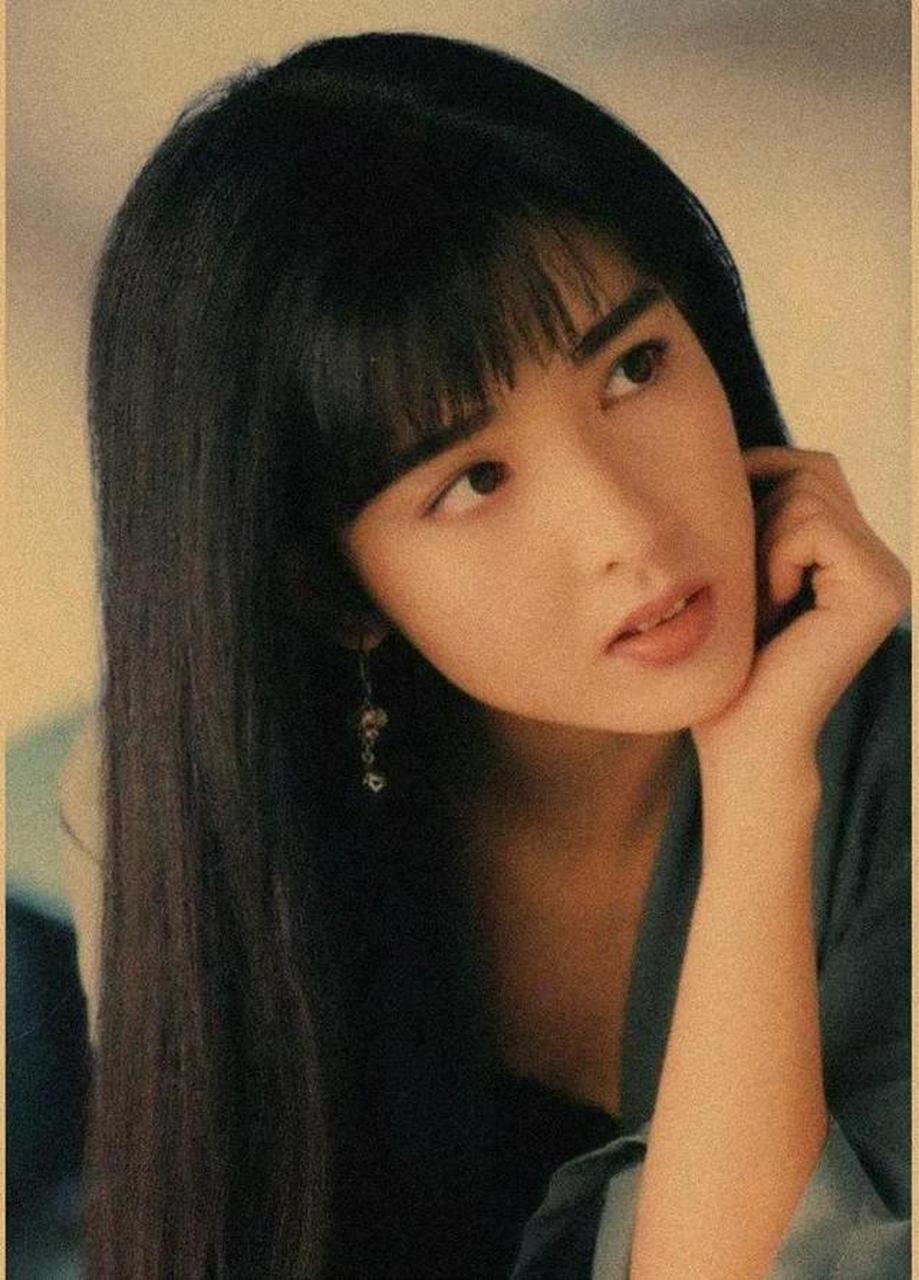 年轻时的周慧敏真好看呀!