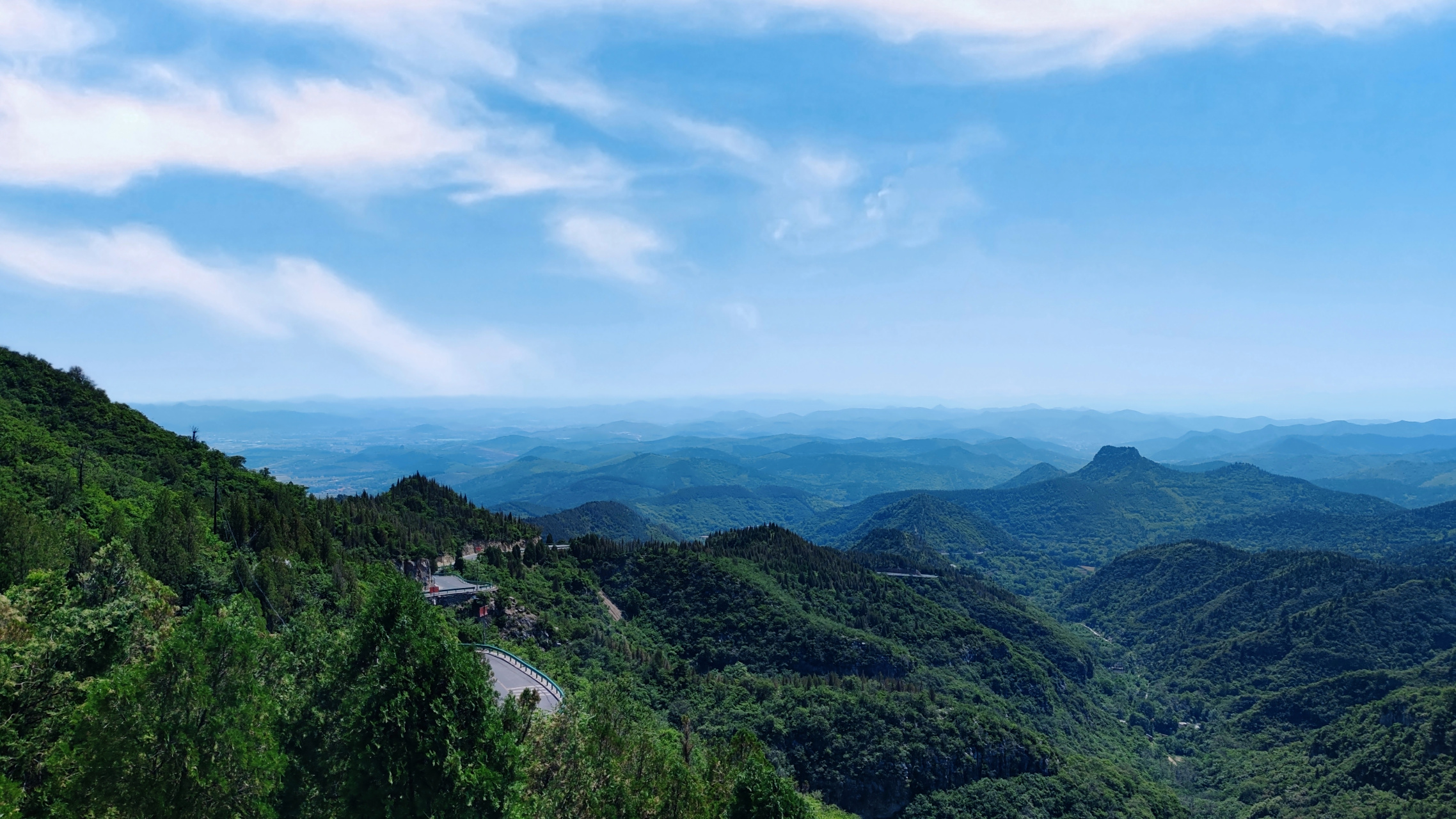 林州柏尖山风景,今天是第三次来柏尖山,终于赶上一个好天气,上次来是