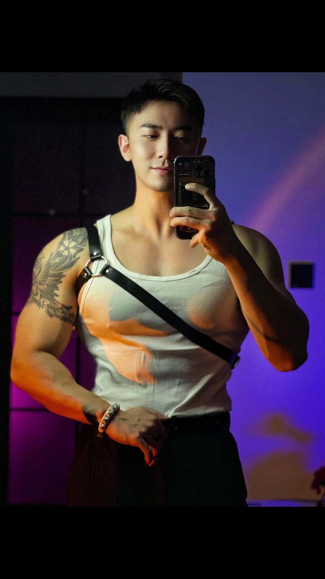 肌肉男大帅哥啊