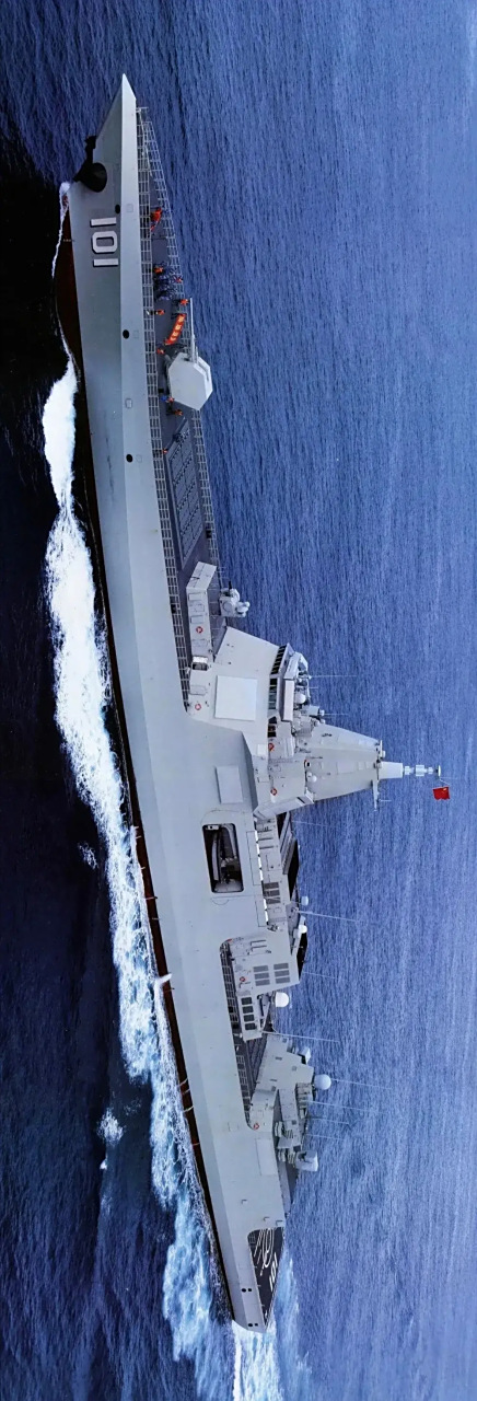 中国人民海军101号南昌舰!