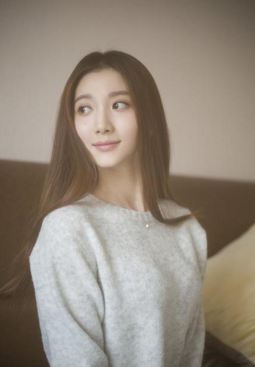 蒲萄,11月6日出生于甘肃省兰州市,中国内地女演员.