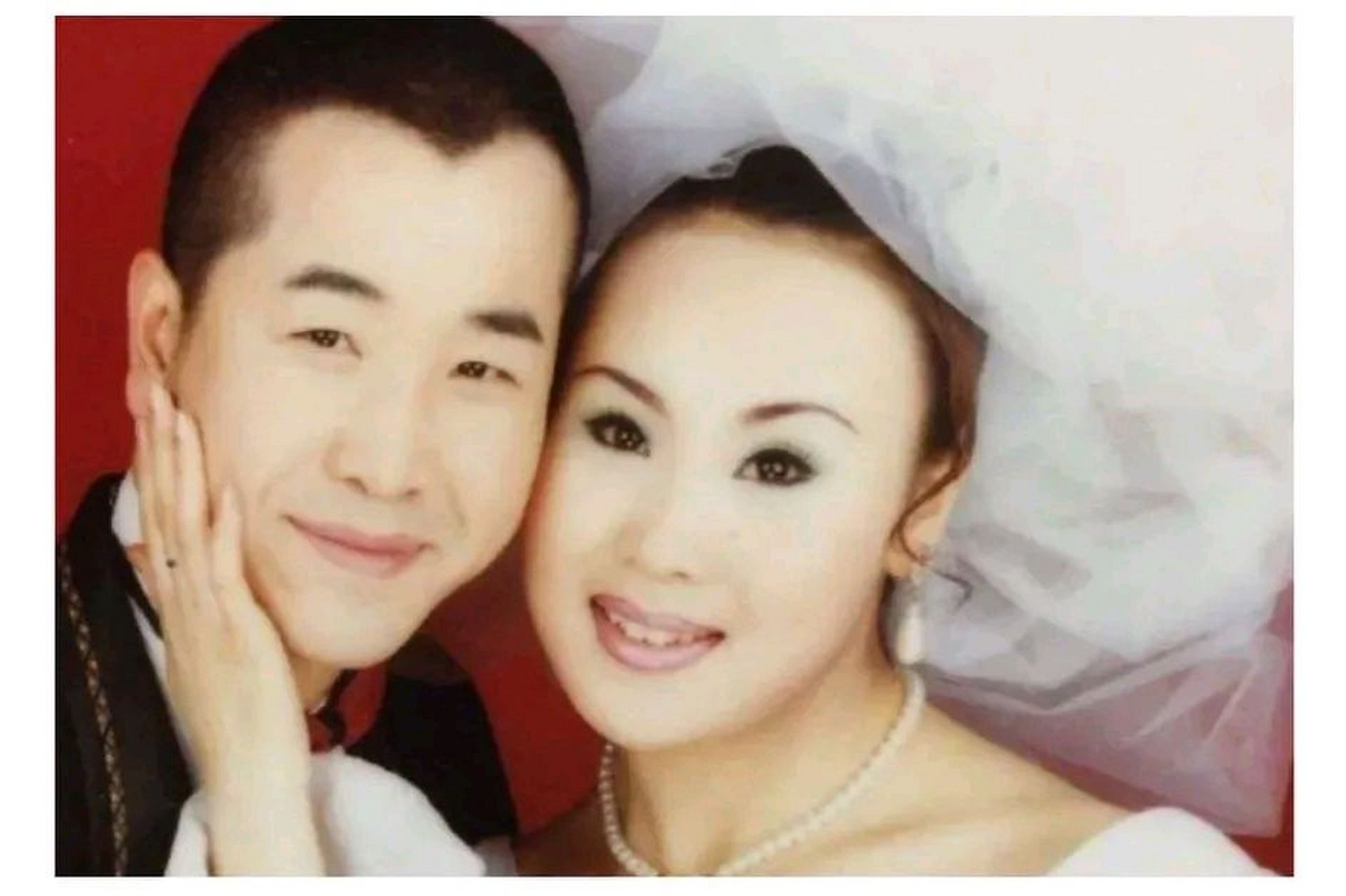 李琳20岁和31岁的王小利结为夫妻.
