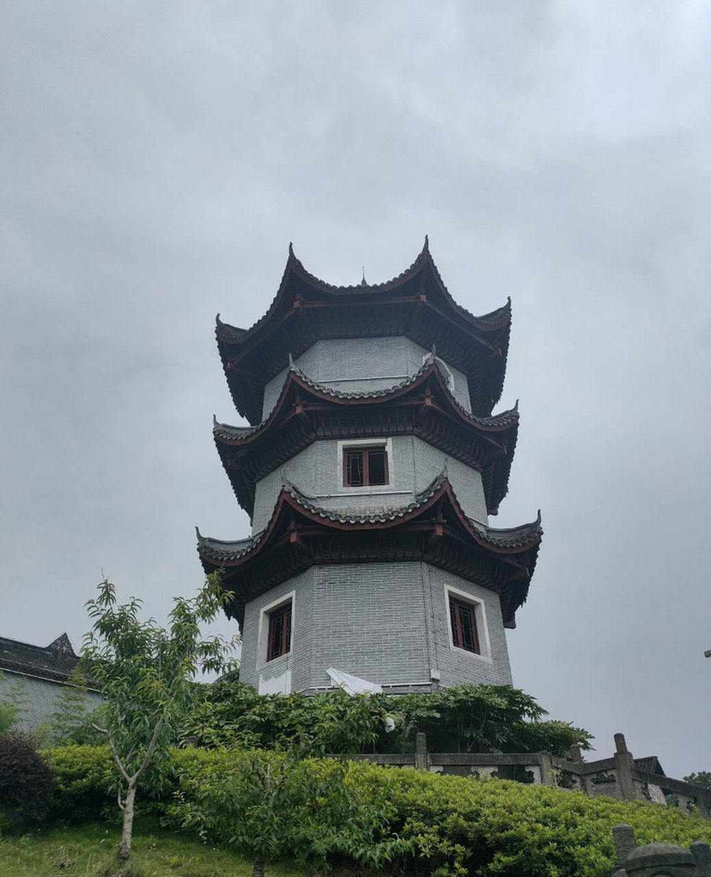 江津鼎山公园位于重庆市江津区,是一个集自然风光,人文景观和休闲娱乐