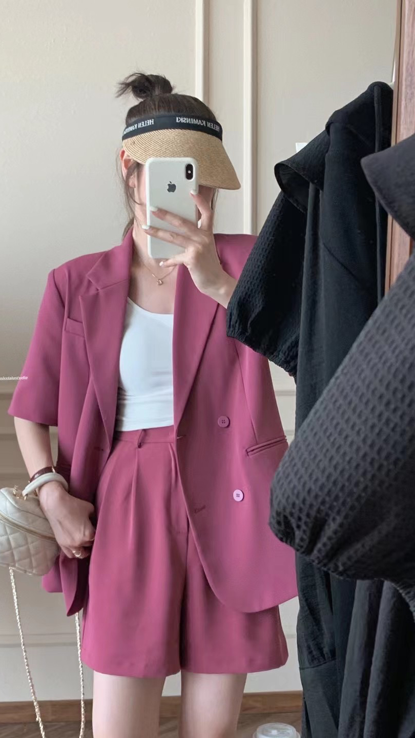短款西装和短裤树莓色真的很绝