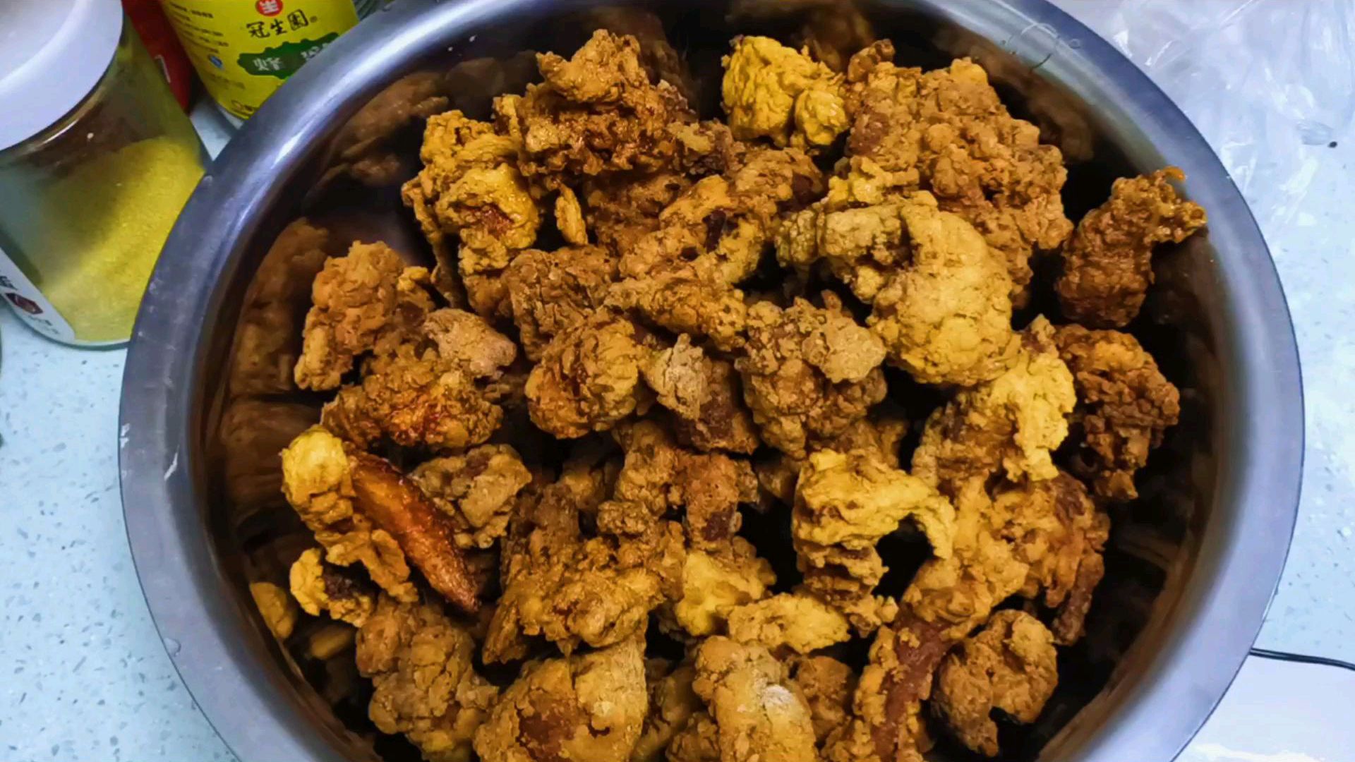好吃的家庭版炸鸡做法,外酥里嫩,又脆又香,炸一盆,一次吃过瘾
