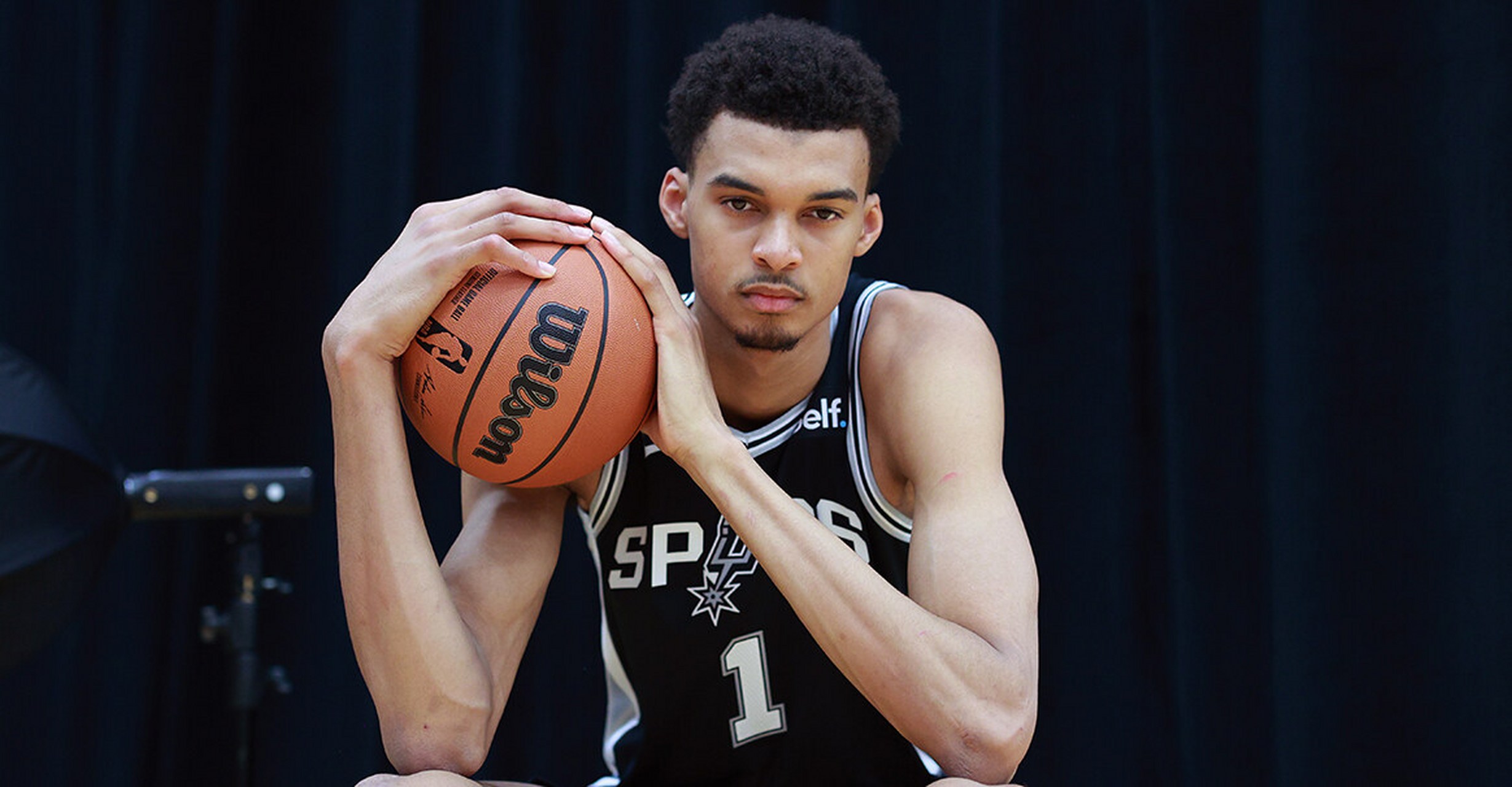 肯扬-马丁,2000年的状元秀,在接受clutch points的采访时,为今年的