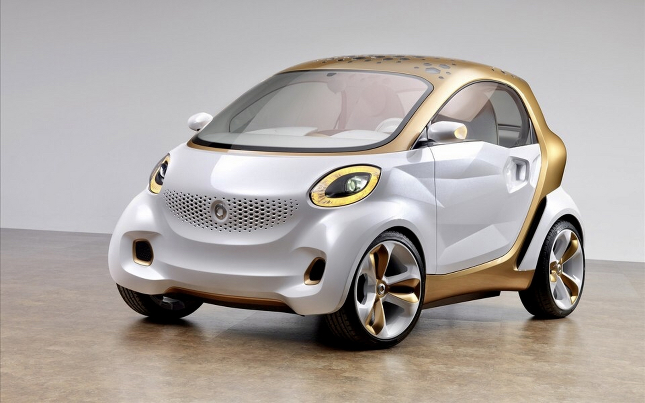 这样的奔驰"迷你型"smart ,喜欢吗?还挺科幻的!