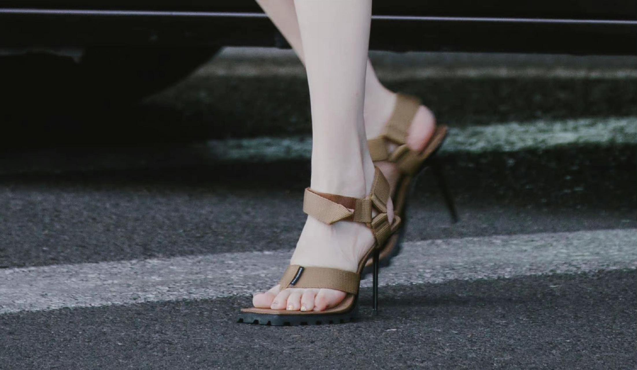 戚薇  高跟凉鞋  大长腿美jio