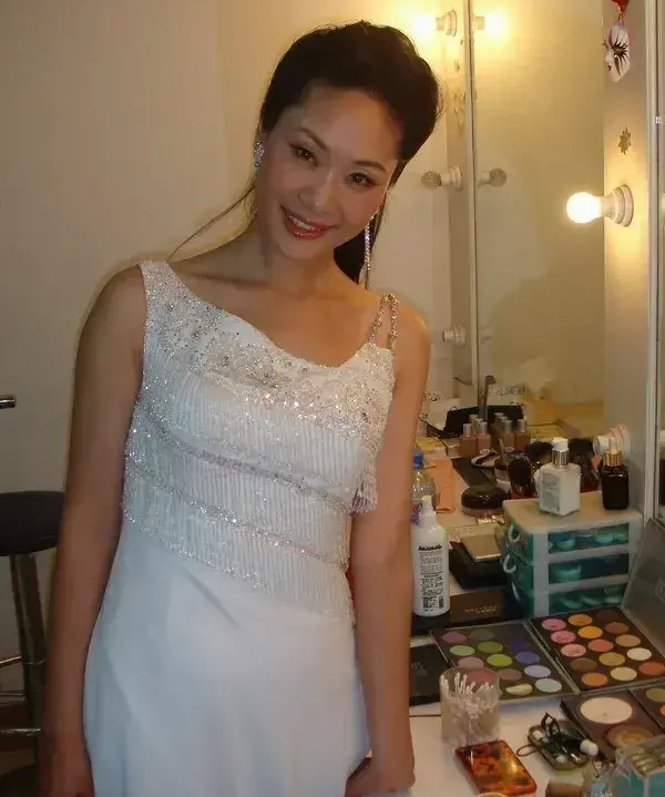 于文华保养的也太好了,感觉和年轻时候没啥变化