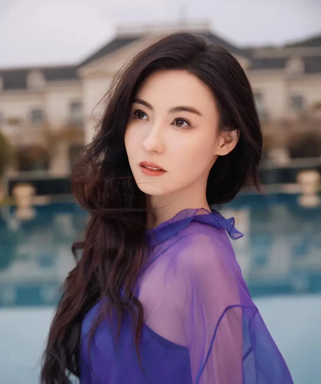 近日,香港女星张柏芝在社交媒体上发表了一篇微头条,标题为"你还不起