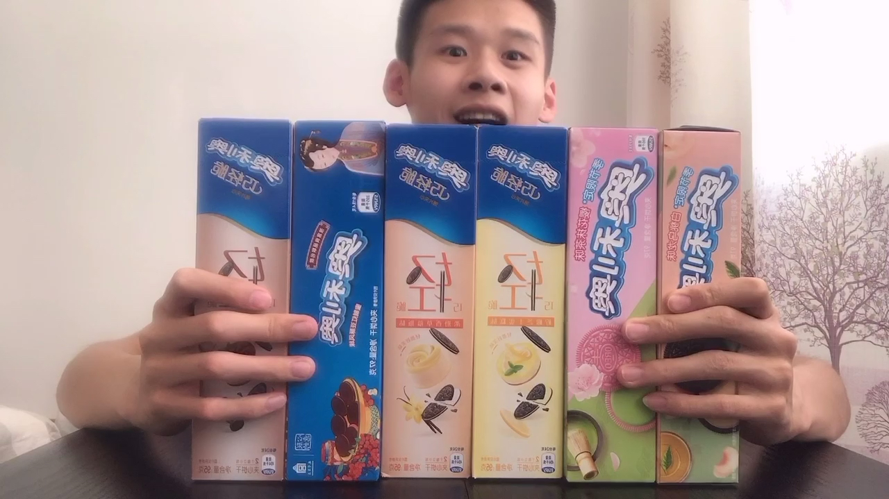 试吃八种口味奥利奥饼干,哪一种口味会更好吃?