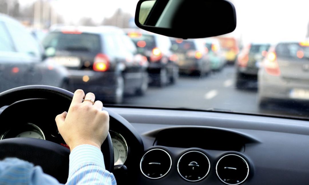 这4种驾驶行为伤车,可惜有的人开到报废还不懂