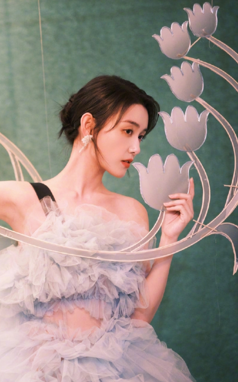 蒋依依高清壁纸头像(一)[心]