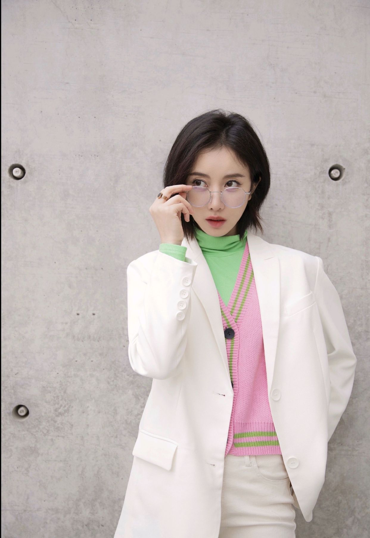 潘时七:时尚靓丽,美丽娇艳