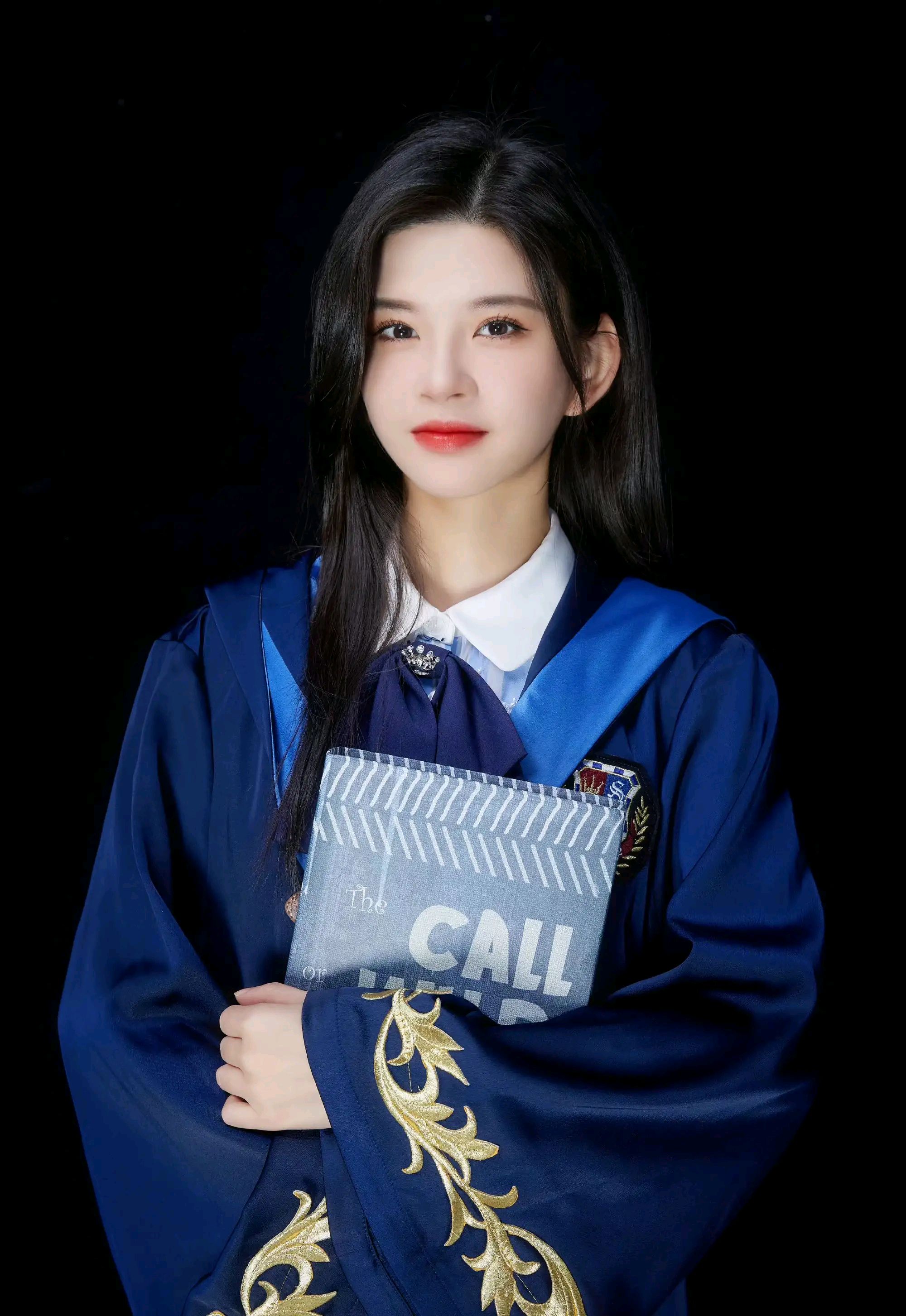 林思意皮肤白皙,清纯甜美,惹人怜爱