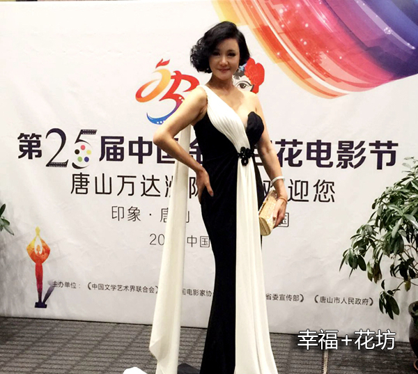 品牌代言人王斯琼现身实体店,"幸福 花坊"掀起鲜花新风潮