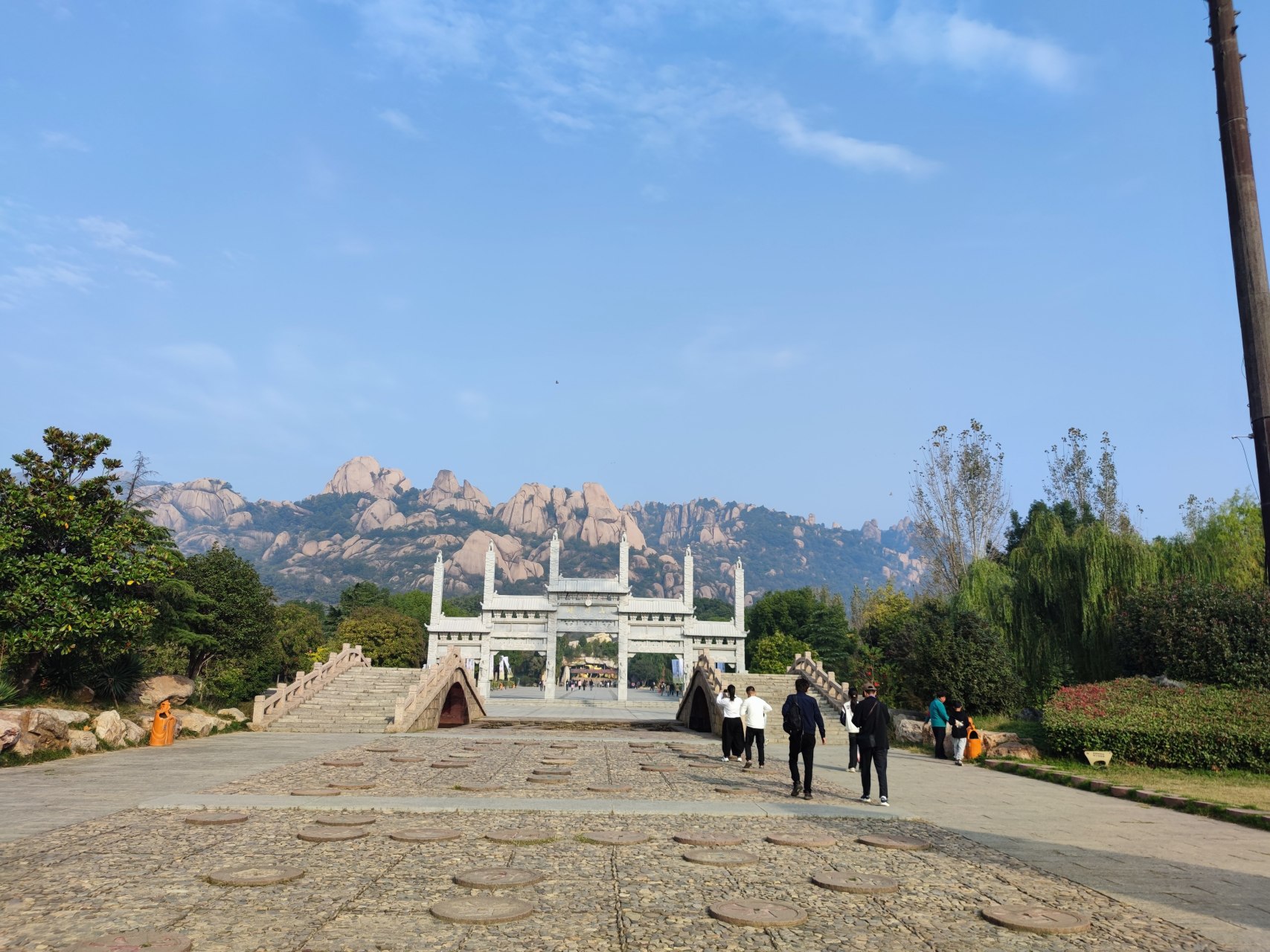 驻马店旅游一定要去的地方,当然是嵖岈山了,嵖岈山位于驻马店遂平县