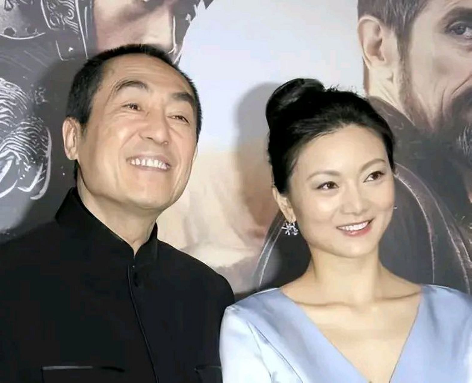 众所周知,张艺谋是国内外知名的大导演,可以说他将中国文化和现代