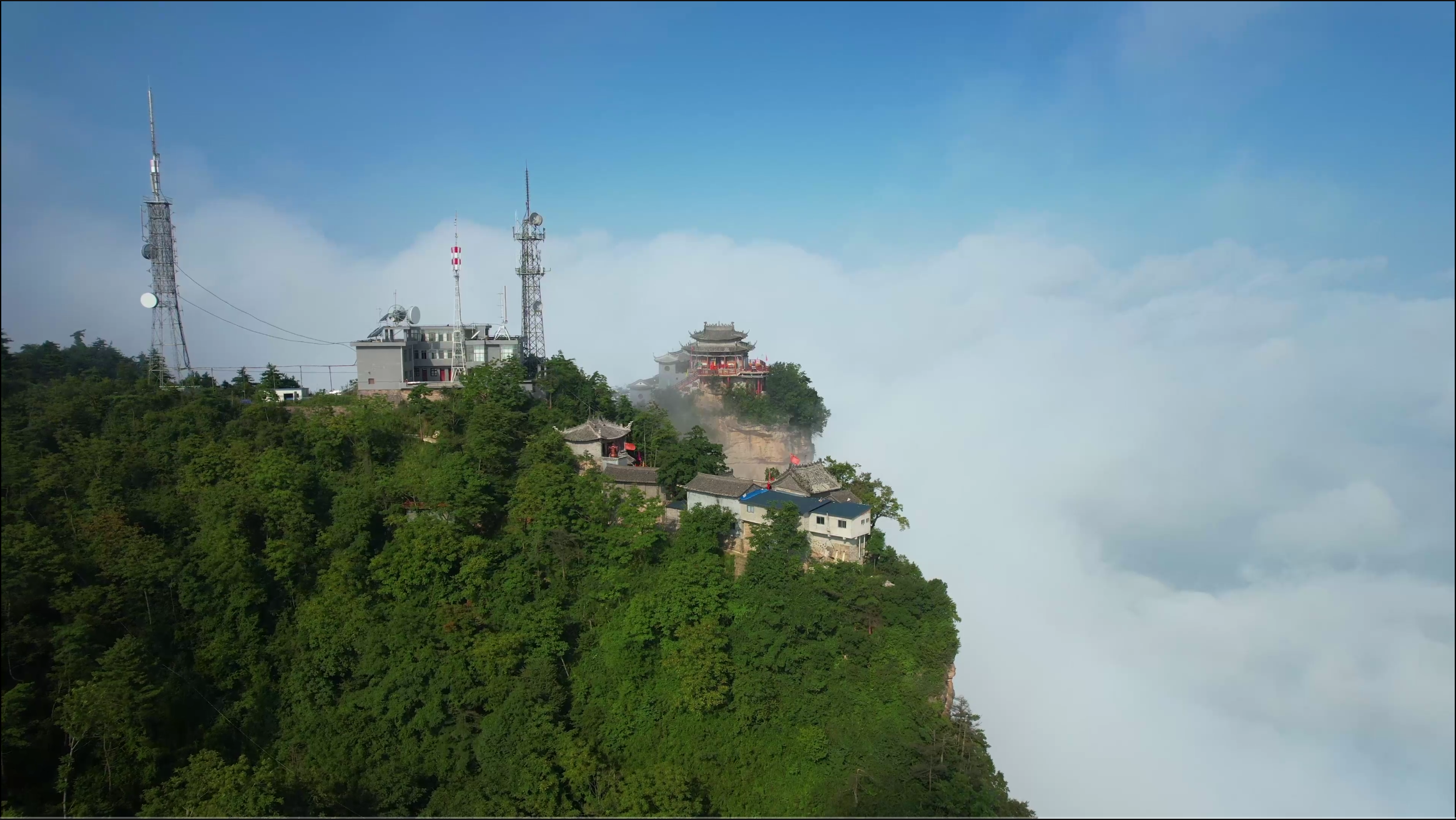 今天带大家看一下,甘肃陇南成县鸡峰山2024年第一场大雪美景!