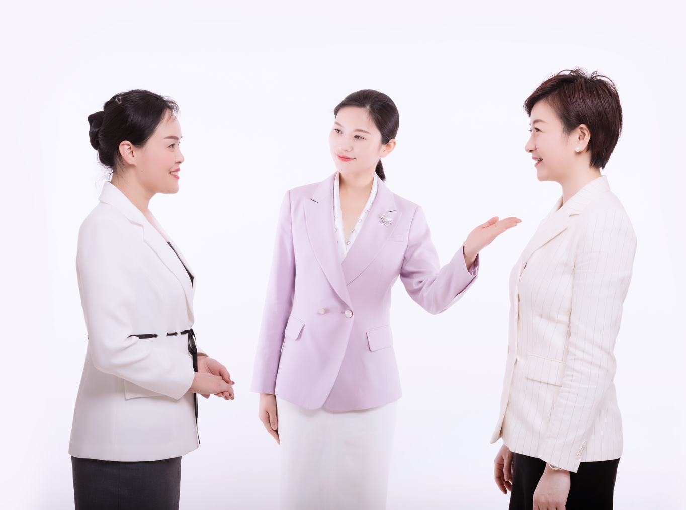 礼仪新说:礼仪培训师干货指导,介绍礼,你了解多少!