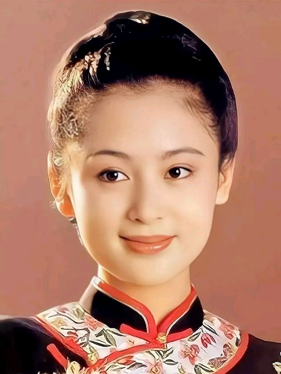 陈红,1968年12月13日出生于江西省上饶市,中国大陆女演员  1986年