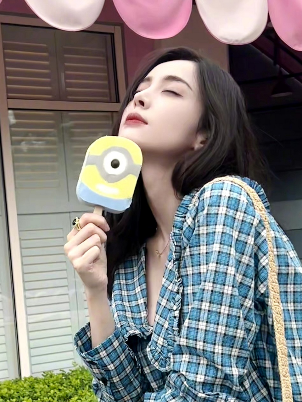 古力娜扎的绝美侧颜