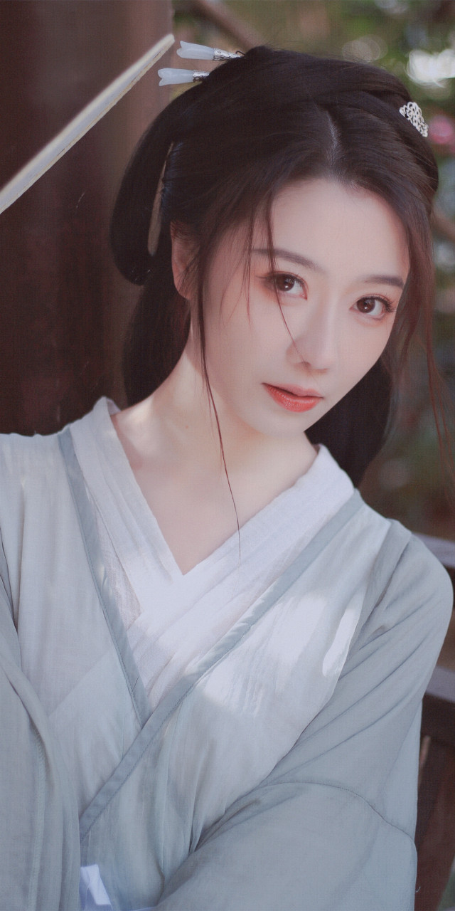 龙政璇青衣古风写真