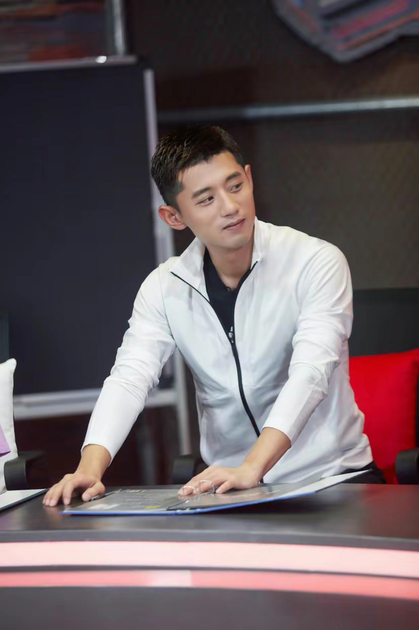 中国乒协证实张继科已经退役, 却给在娱乐圈不停的消费运动员的形象