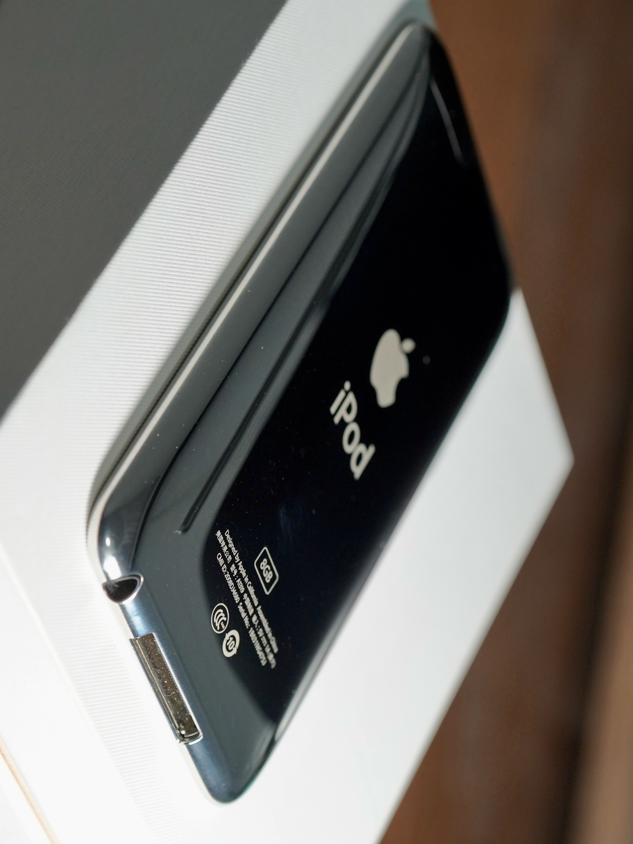 2008年的ipod touch2降维打击