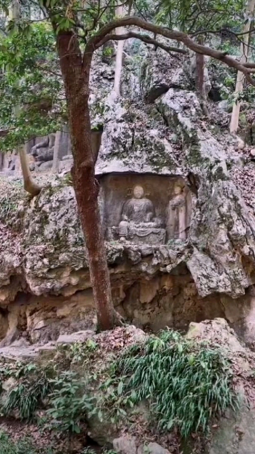 妖僧杨琏真迦的在杭州灵隐寺内的雕像,此人曾毁坏南宋皇城,罪行罄竹难