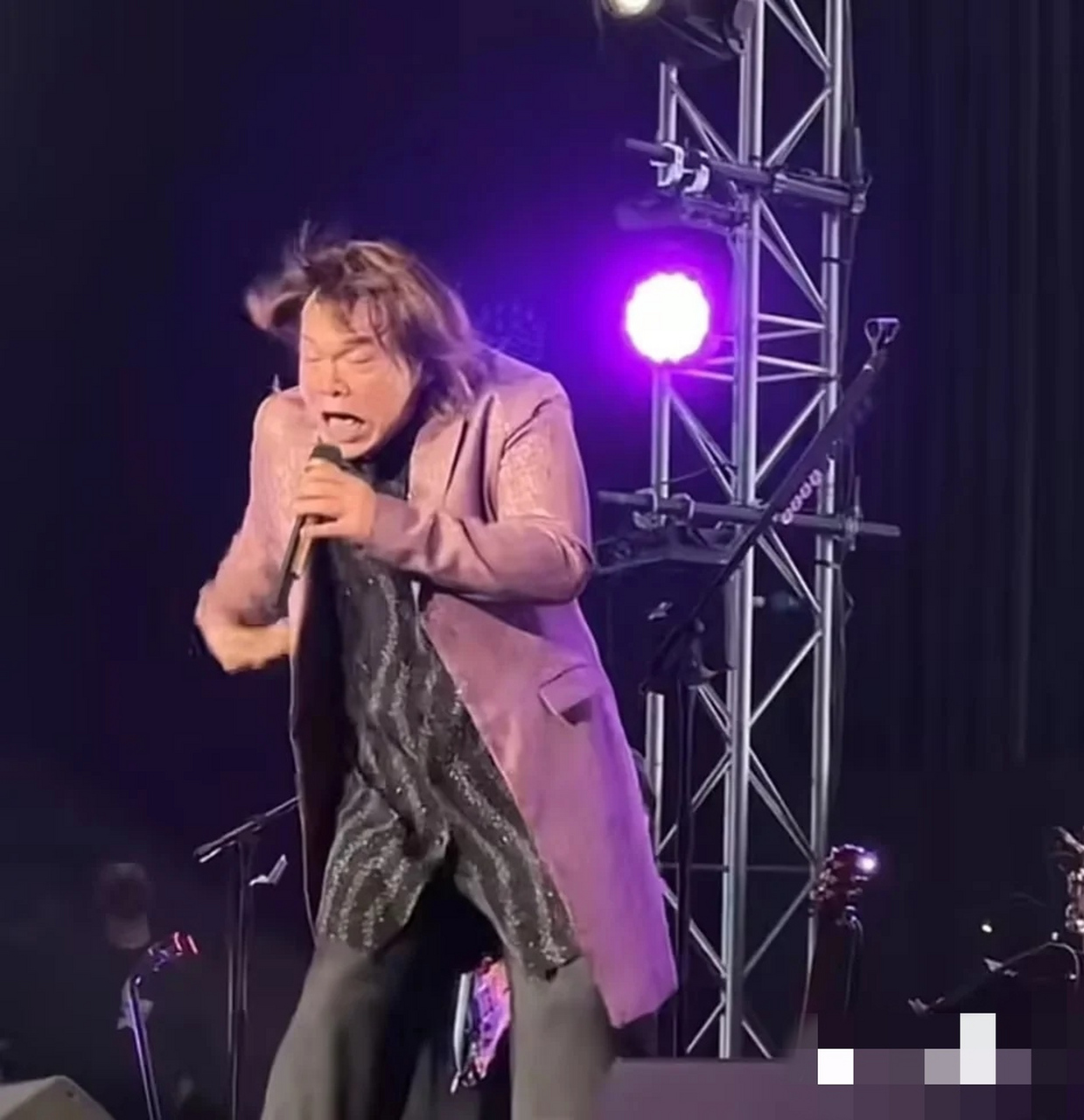 伍佰老师,你知不知道你真的很搞笑