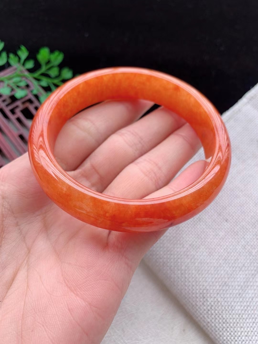 烧红翡翠能不能买?