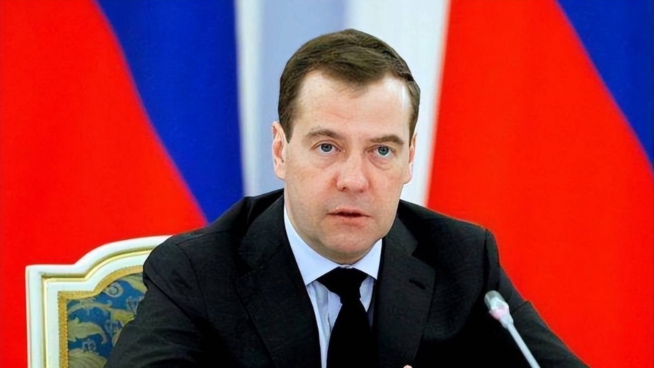 为保卫这样的人而战死,没意义 梅德韦杰夫,上了国际大热门,这位备受