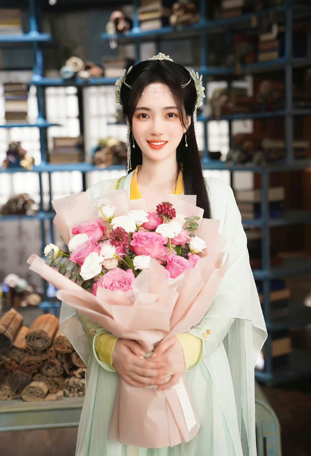 赵嘉敏新剧杀青,妹妹终于开始拍戏了-度小视