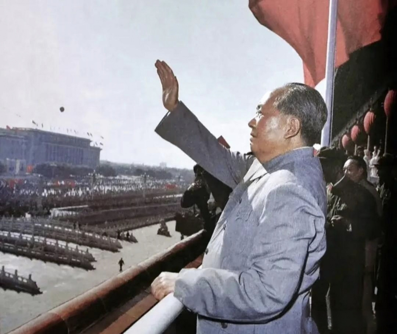 同志们好!