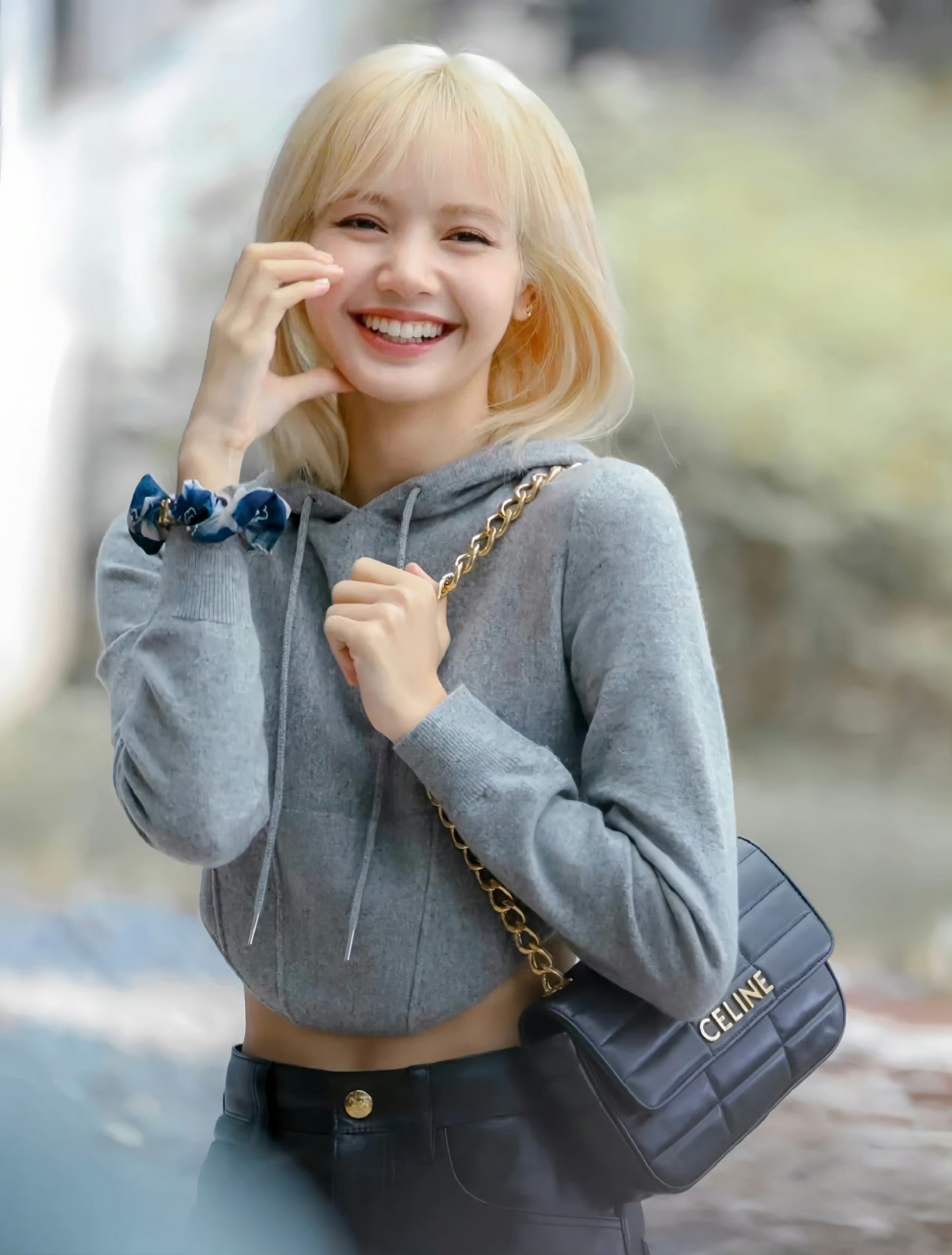 好想捏捏lisa的脸!好可爱! #blackpink