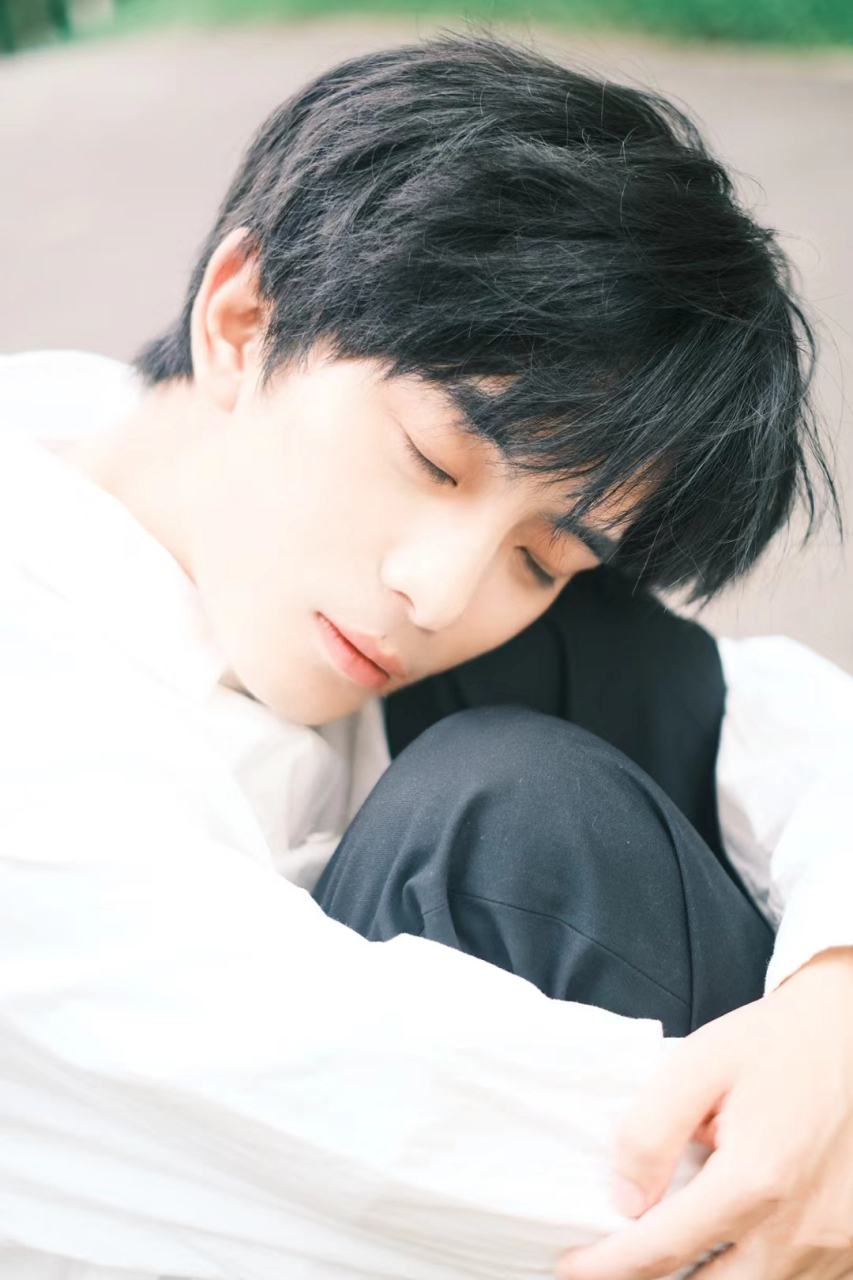 帅哥# #小鲜肉帅哥# #情感微语录