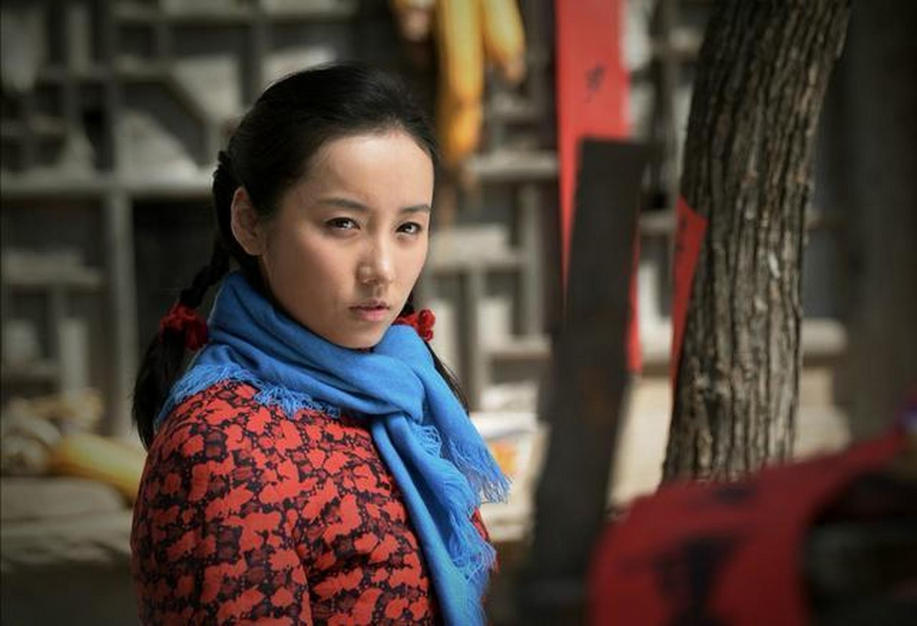 看电视剧《平凡的世界》时,少安一不如意就说出要捶秀莲的话,我心里很