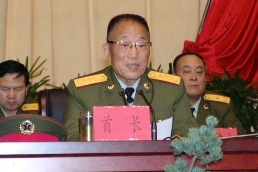 1992年何其宗离开总参谋部后,去了南京军区,谁接替了他的岗位?