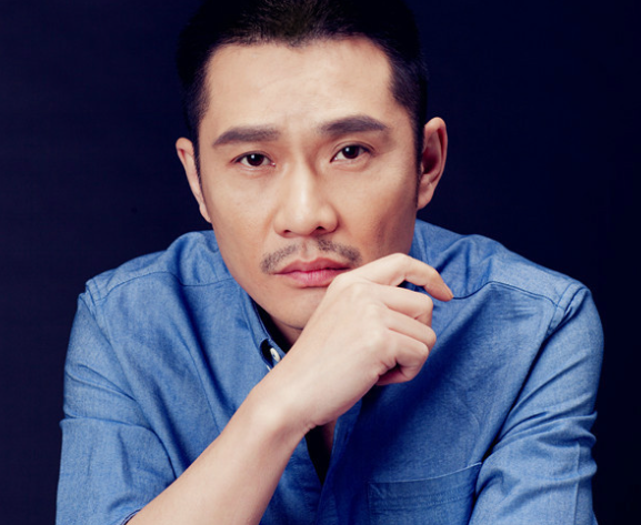 何群的扮演者是谁?
