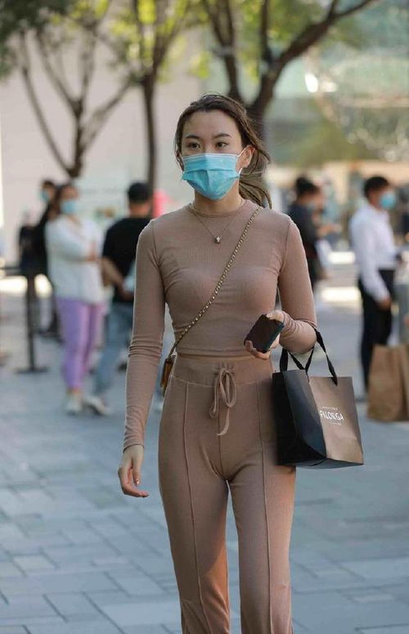 确实,腰线太长会让身材显得不够匀称,影响整体美感.