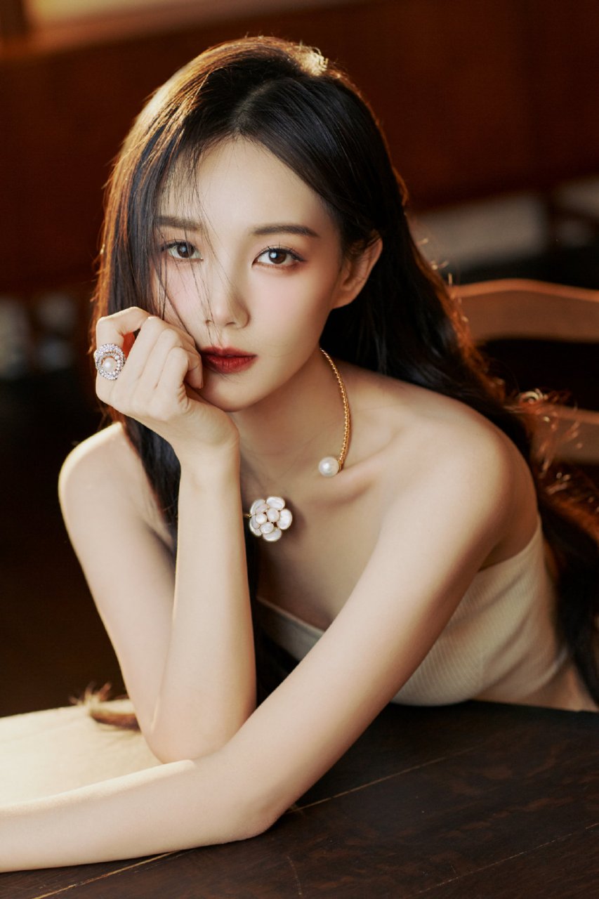 李一桐高清壁纸头像(三十五)[色]