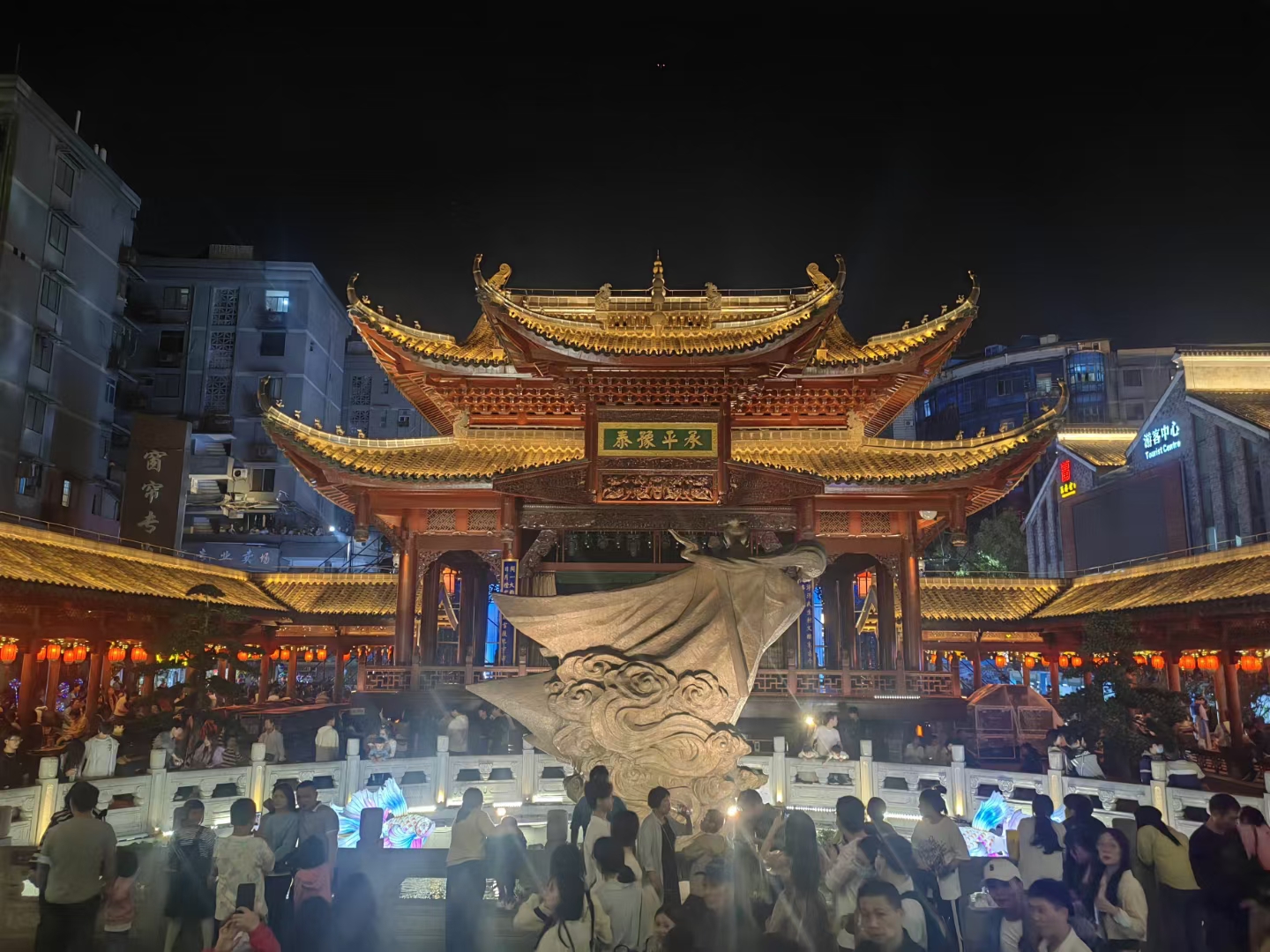 南昌万寿宫的夜景