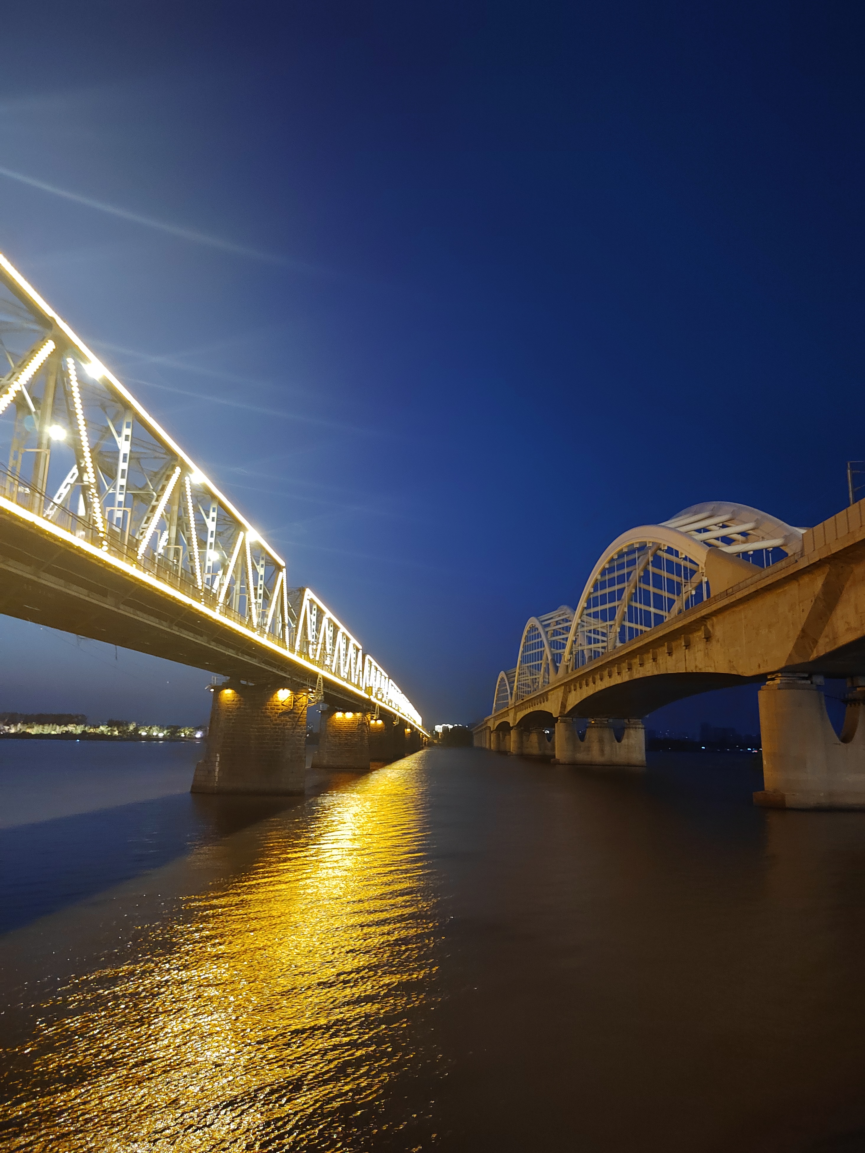 哈尔滨网红桥,你更喜欢哪一张呢?