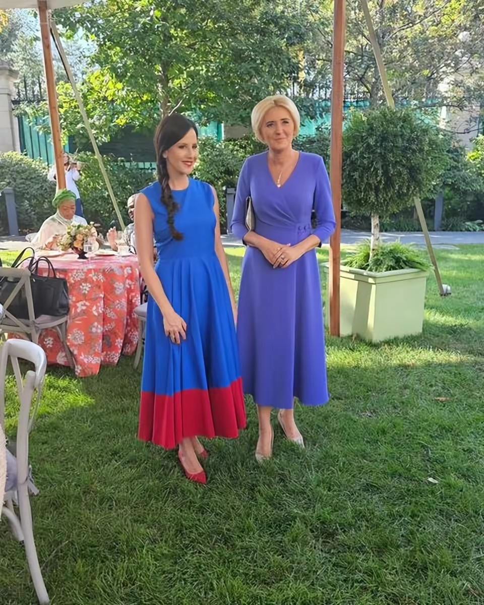 塞尔维亚总统夫人塔玛拉纽约大秀多变造型.如何成为太太团中的焦点