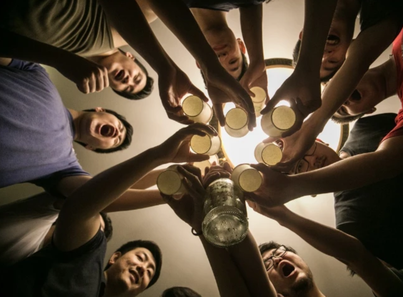 同学聚会"怪象",四类人必到!两类人怎么请都不来!