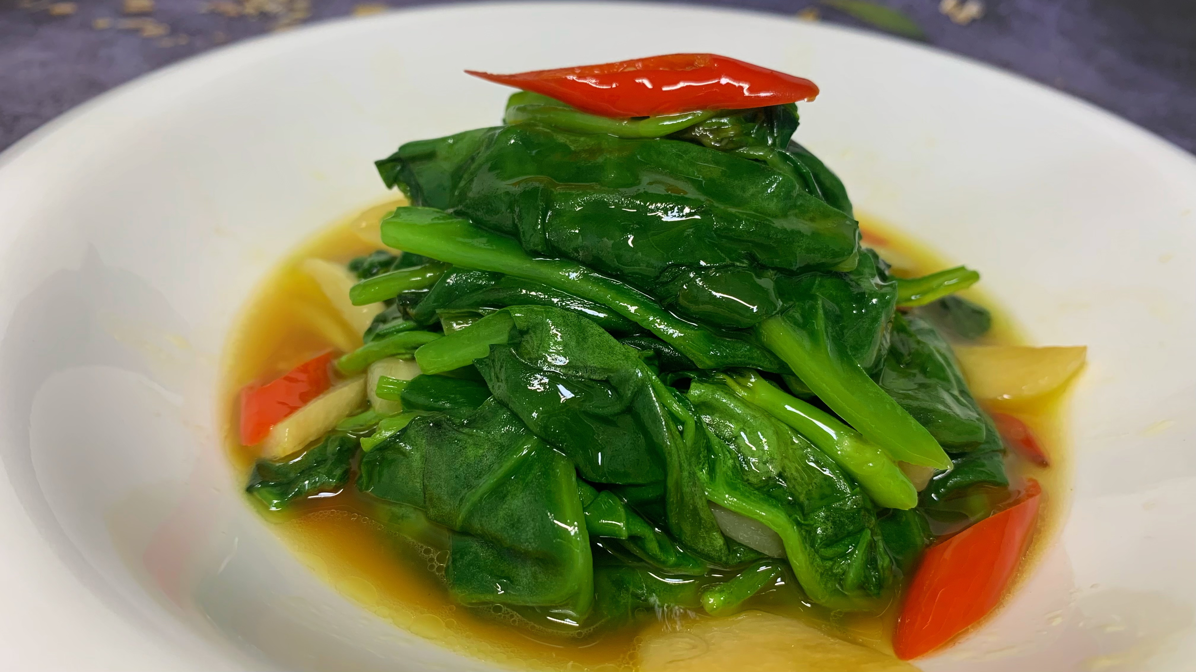 夏季时令蔬菜,一道清脆爽滑的清炒木耳菜,营养丰富,好吃又下饭