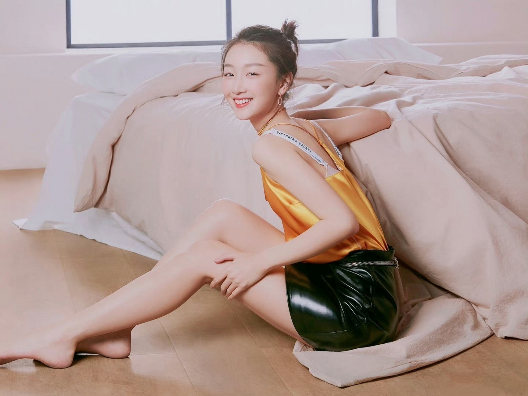 周冬雨  美腿  光jio丫