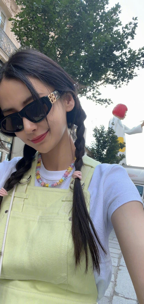 angelababy双麻花辫造型# 双麻花和披发造型真的好看哟